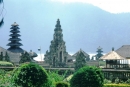 Foto di LUCA CIAFARDONI (Bali - il tempio di Ulun Danu Batur)